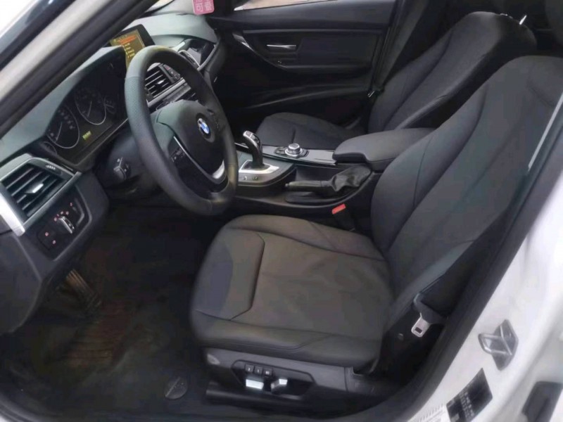 保定16年宝马3系8