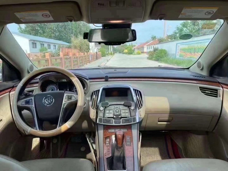 青岛13年别克君越6