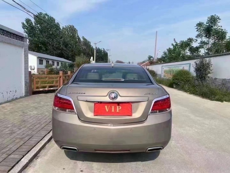 青岛13年别克君越9