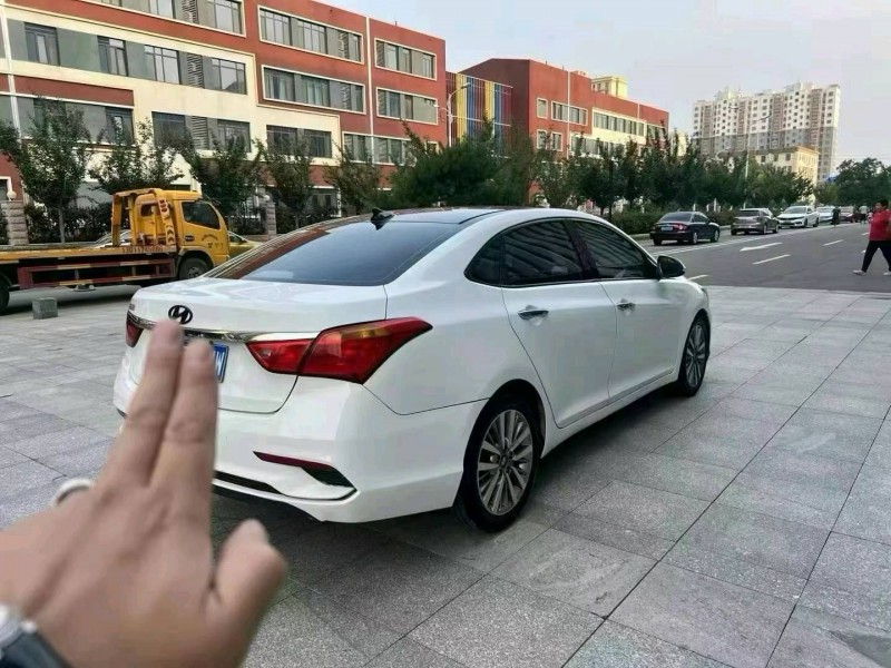 济南18年现代名图8