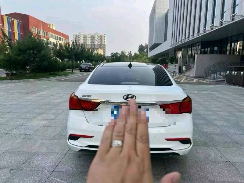 济南18年现代名图9