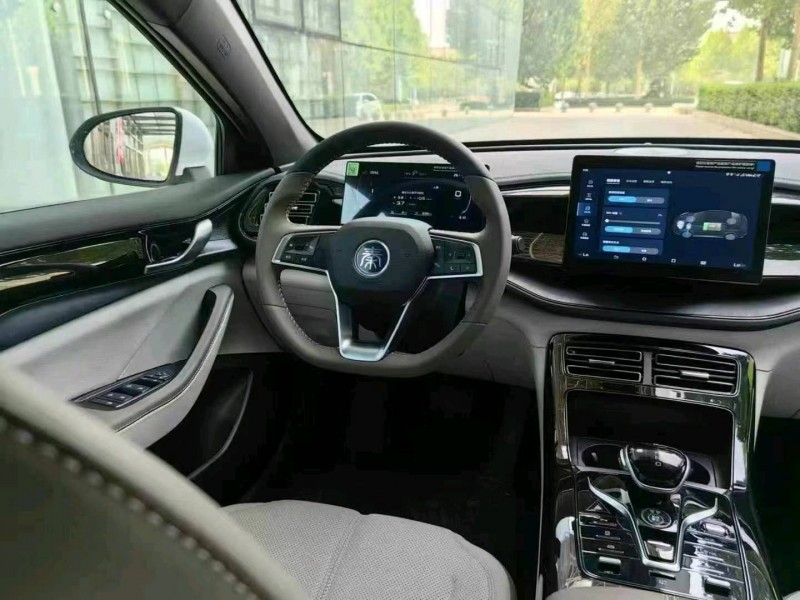 保定24年比亚迪秦3