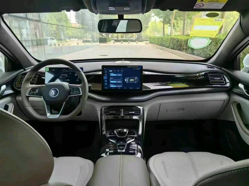 保定24年比亚迪秦4