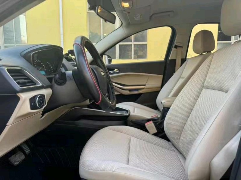 济宁17年福特福睿斯5