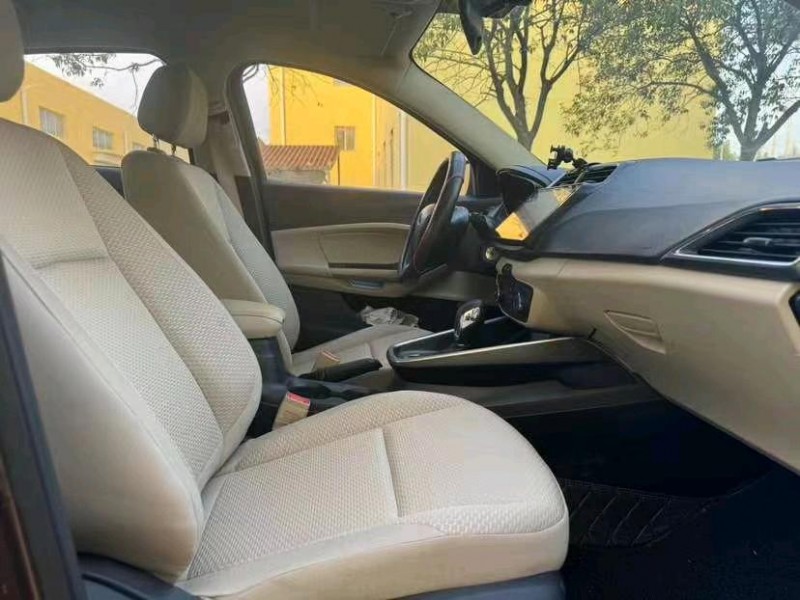 济宁17年福特福睿斯6