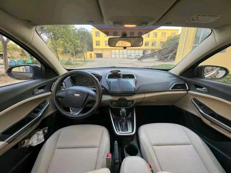 济宁17年福特福睿斯8