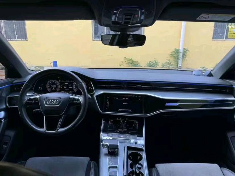 济宁19年奥迪A6L8