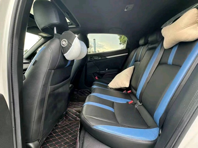 广州22年本田思域8