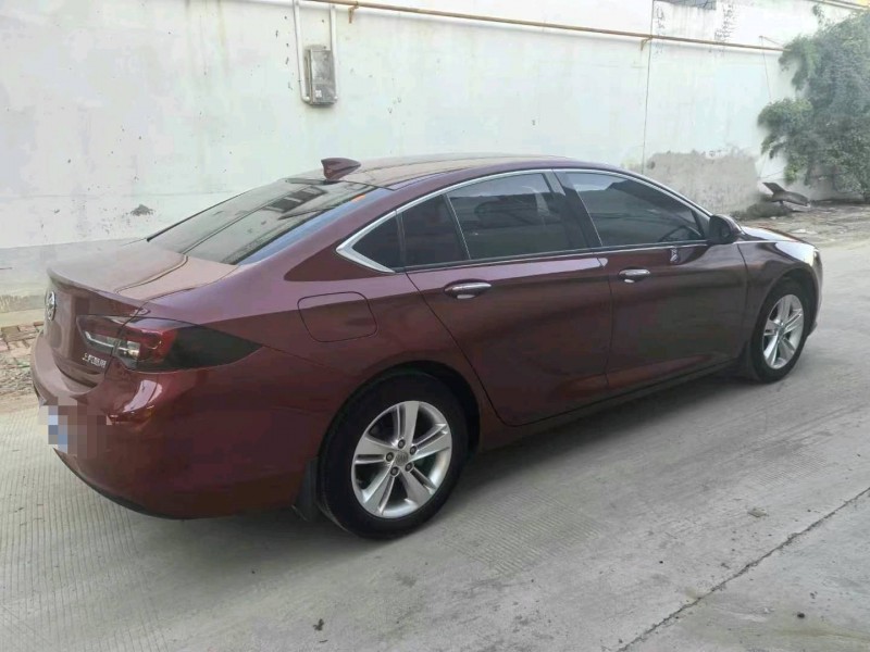 保定18年别克君威5