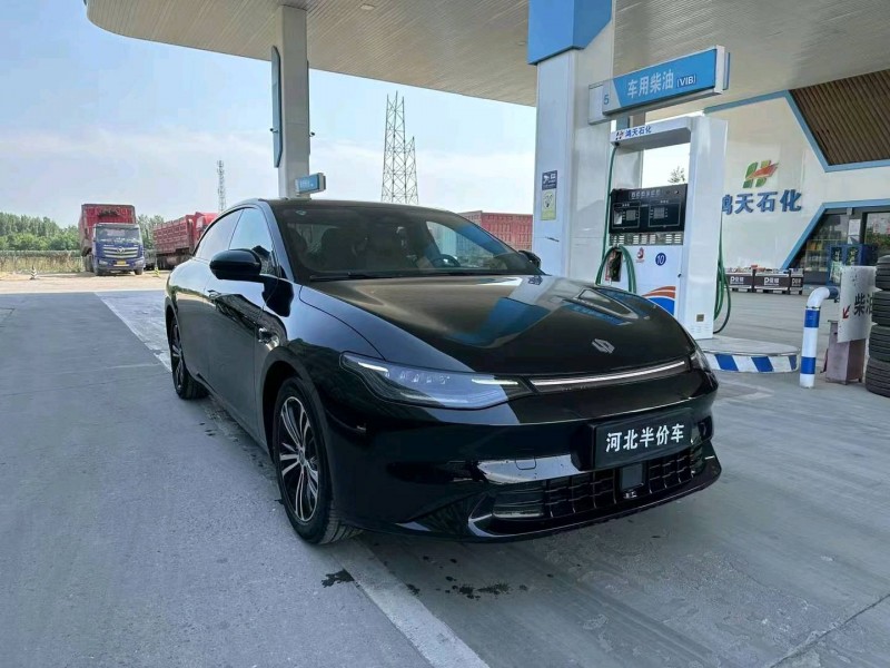 保定24年零跑汽車C013