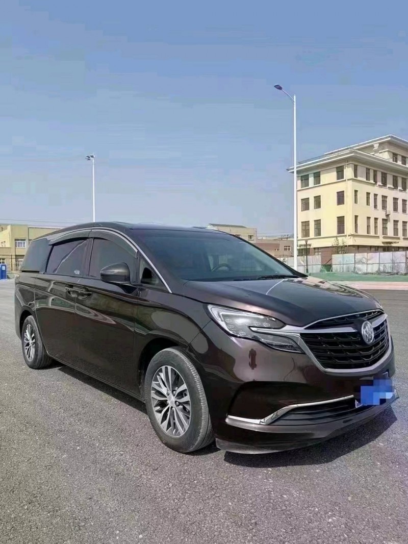 青岛22年别克GL83