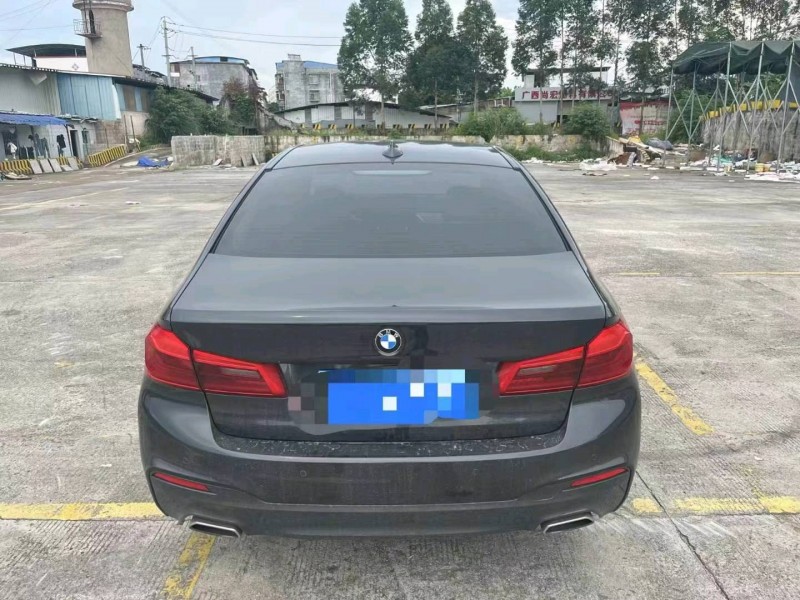 南宁18年宝马5系9