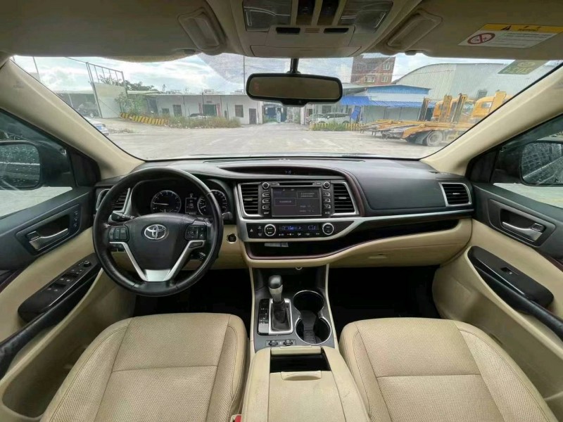 南宁16年丰田汉兰达5