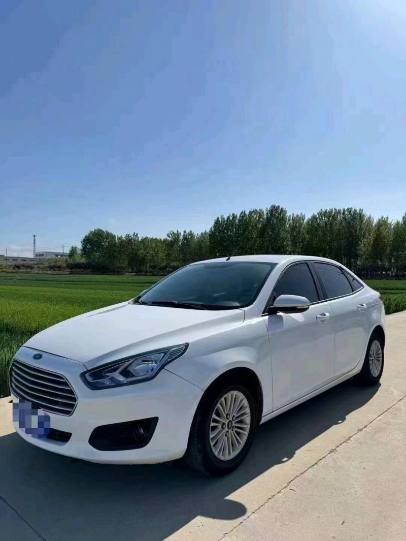 青岛15年福特福睿斯2