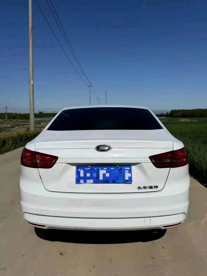 青岛15年福特福睿斯9