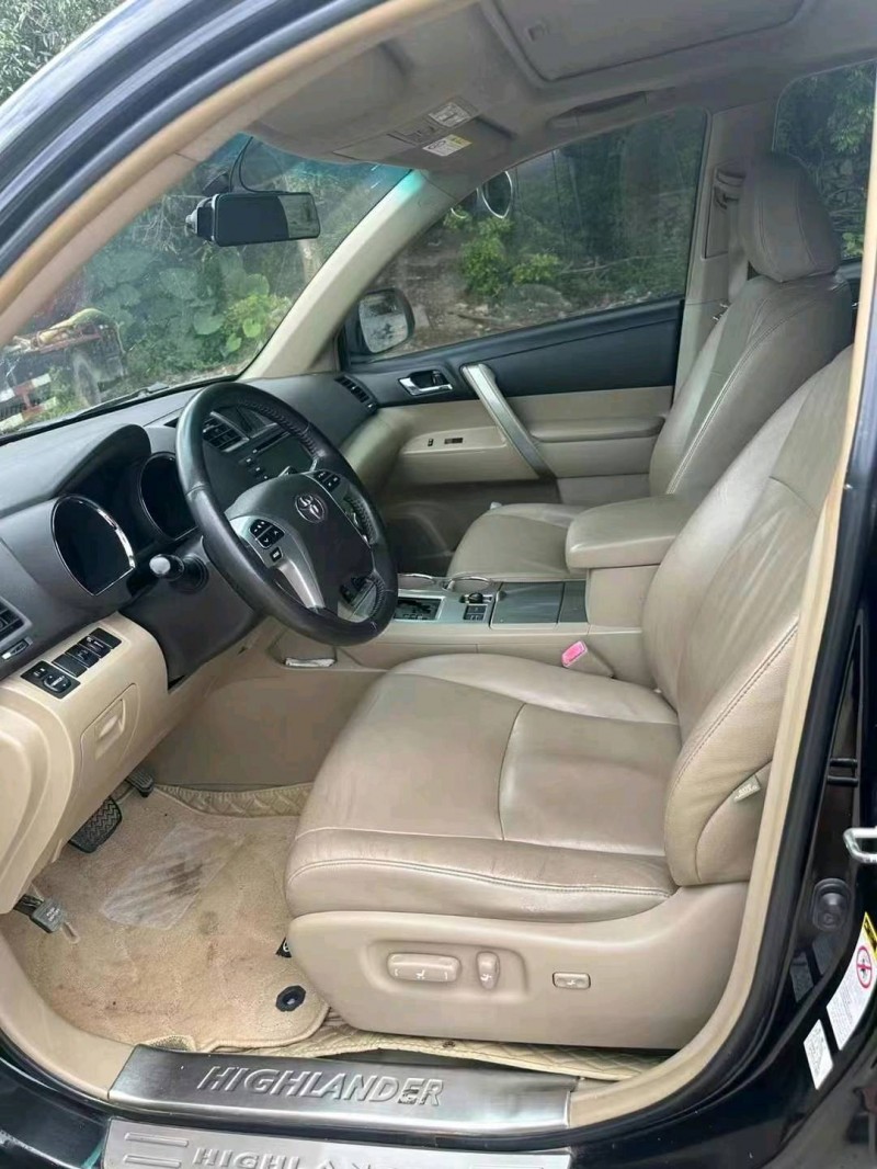 南宁13年丰田汉兰达4