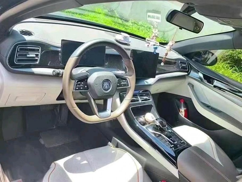 武汉23年比亚迪秦2