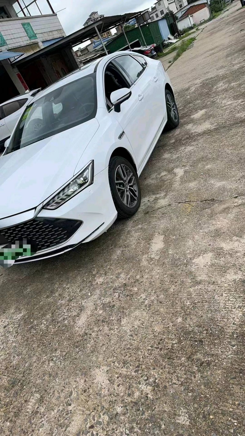 济南24年比亚迪秦3