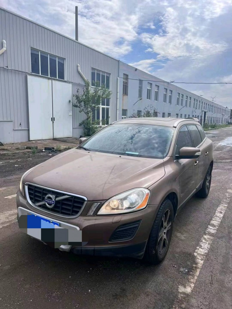 青岛12年沃尔沃XC601