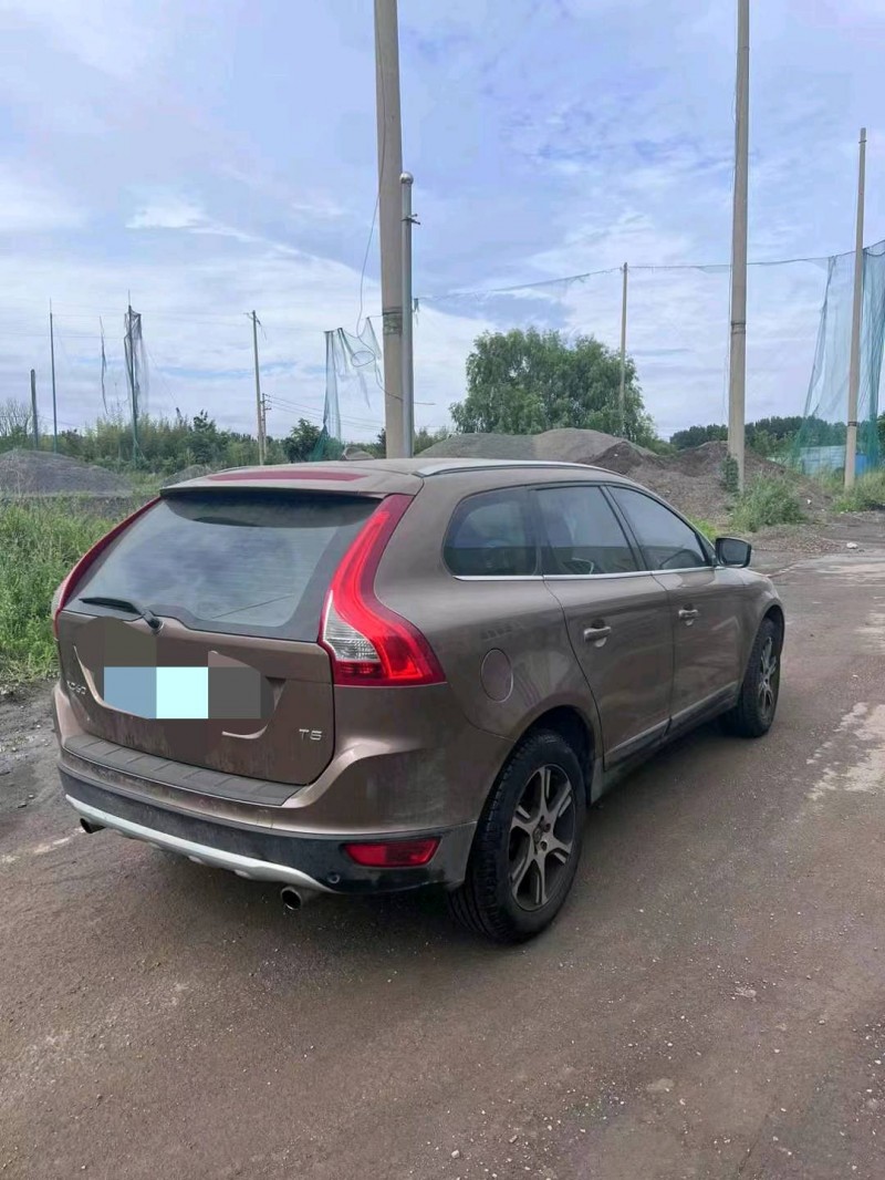 青岛12年沃尔沃XC603