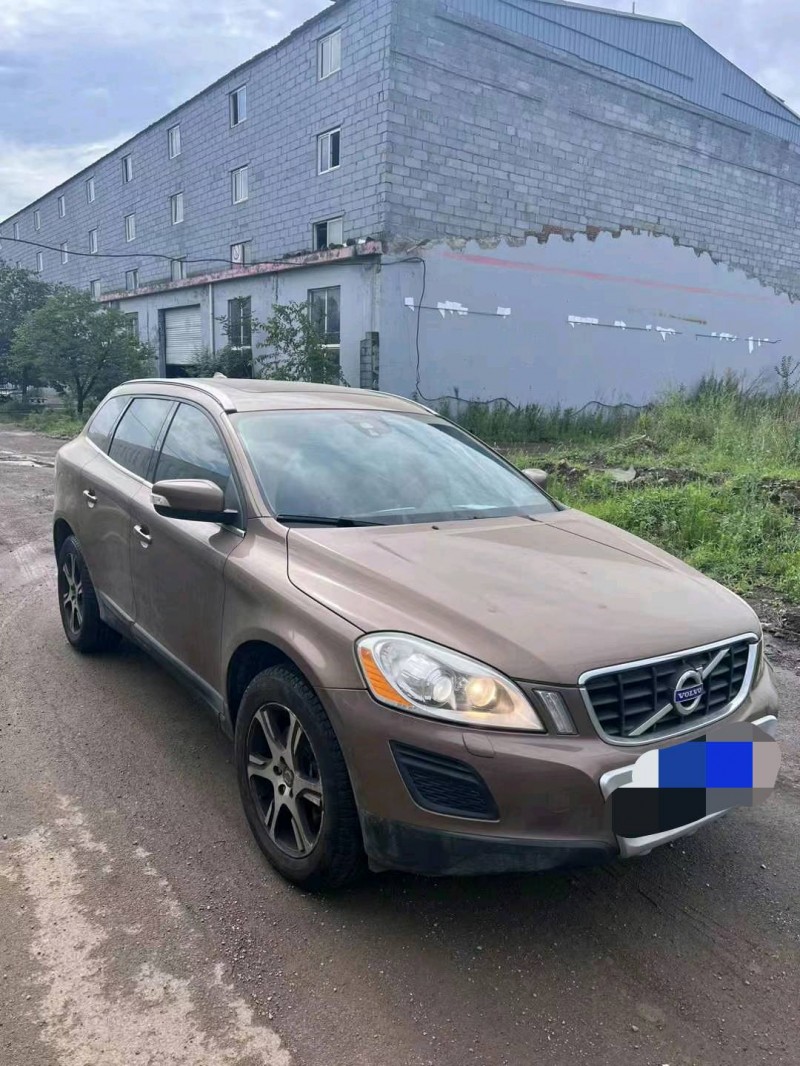青岛12年沃尔沃XC604