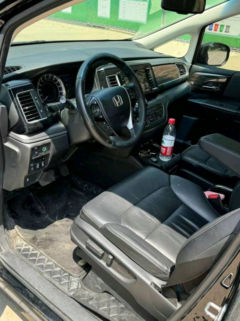 烟台18年本田艾力绅4