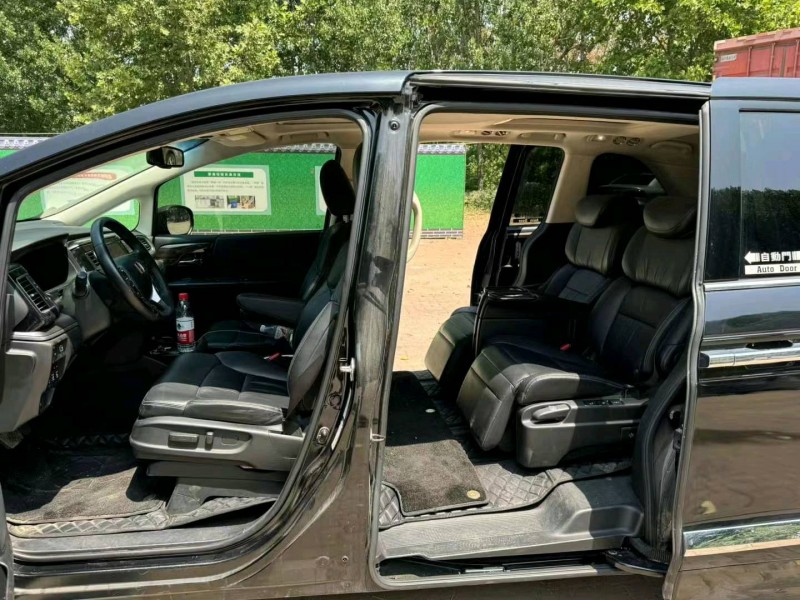 烟台18年本田艾力绅8