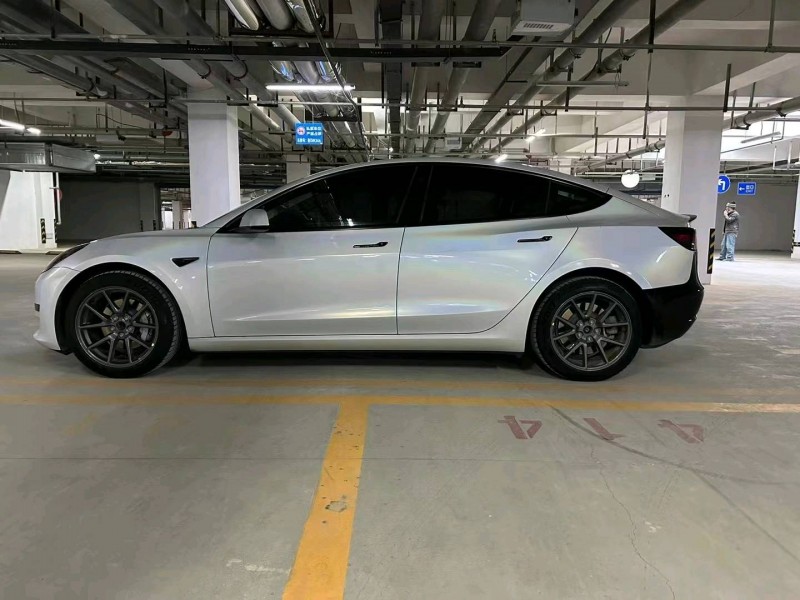 濟寧22年特斯拉MODEL 35