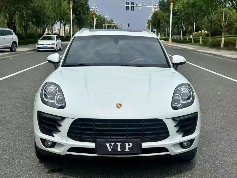 济宁16年保时捷Macan1