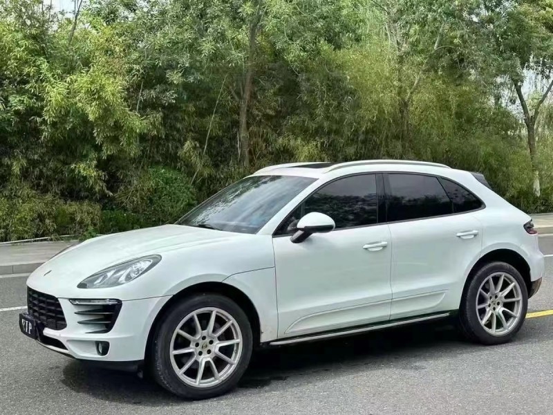 济宁16年保时捷Macan3
