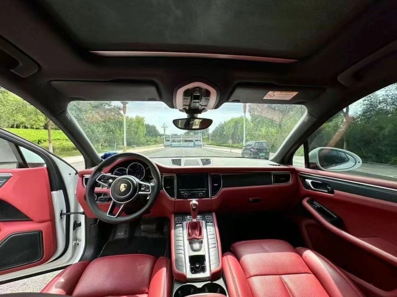 济宁16年保时捷Macan4