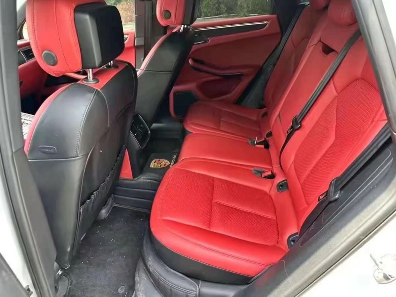 济宁16年保时捷Macan5
