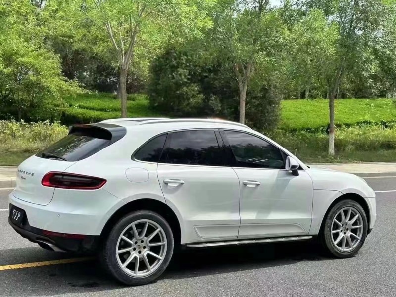 济宁16年保时捷Macan6