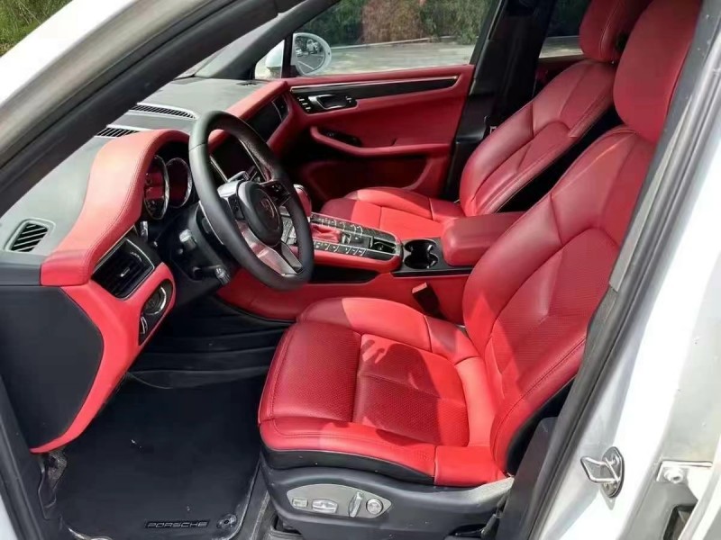 济宁16年保时捷Macan7
