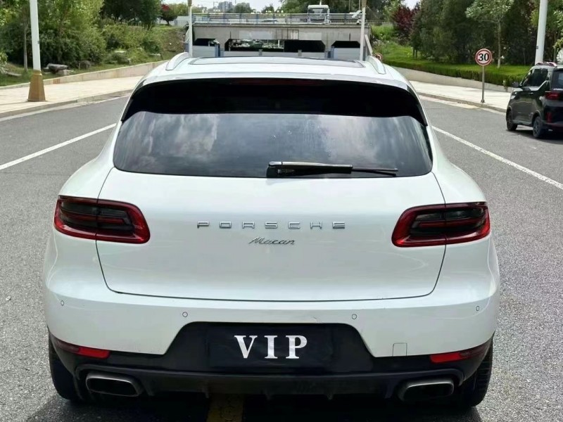 济宁16年保时捷Macan9