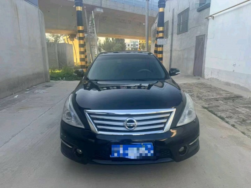 保定12年日产天籁1