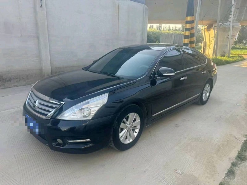 保定12年日产天籁3