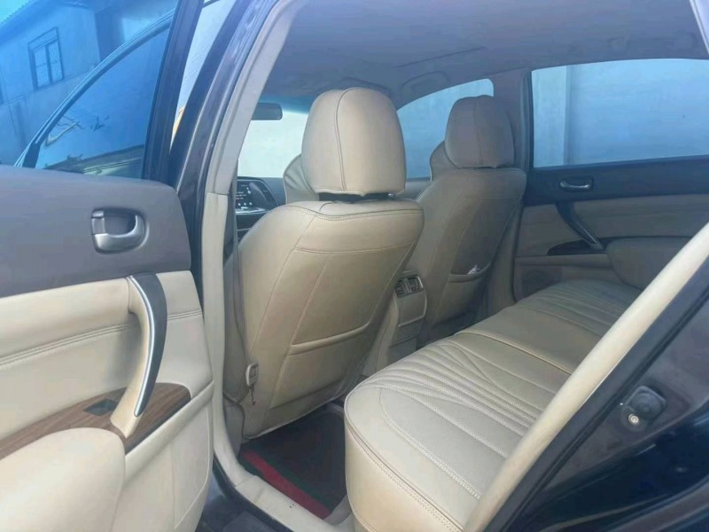 保定12年日产天籁6