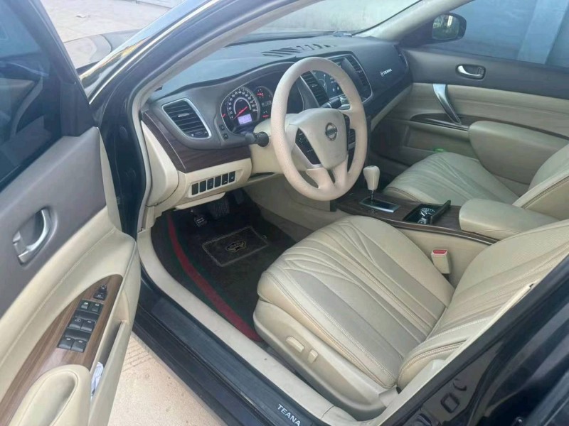 保定12年日产天籁8