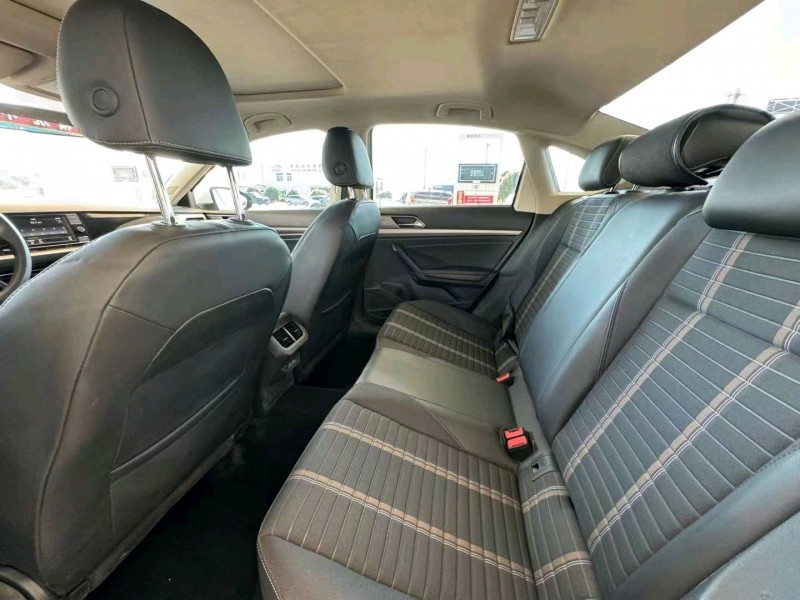 保定18年大众朗逸8