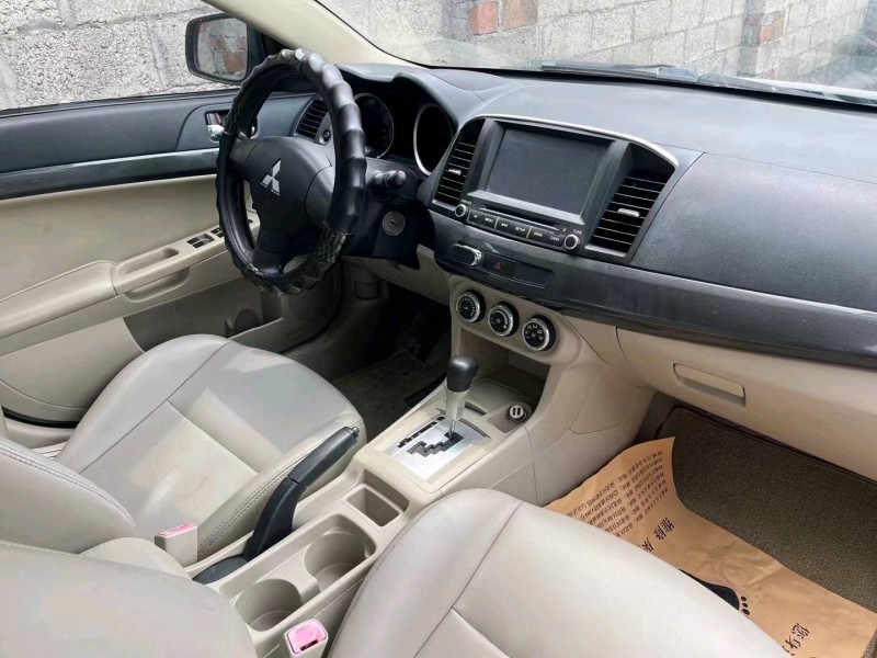 成都12年三菱翼神2