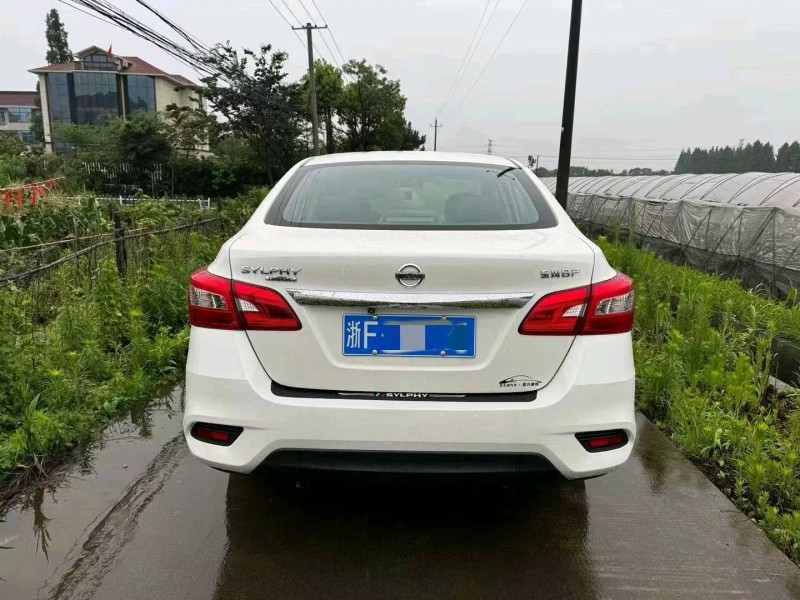 嘉興24年日產軒逸5