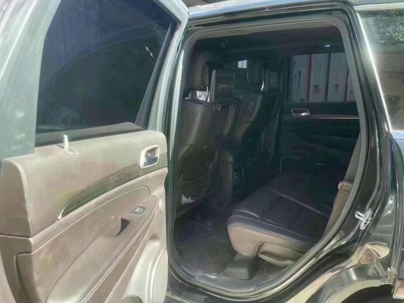 東營17年Jeep大切諾基4