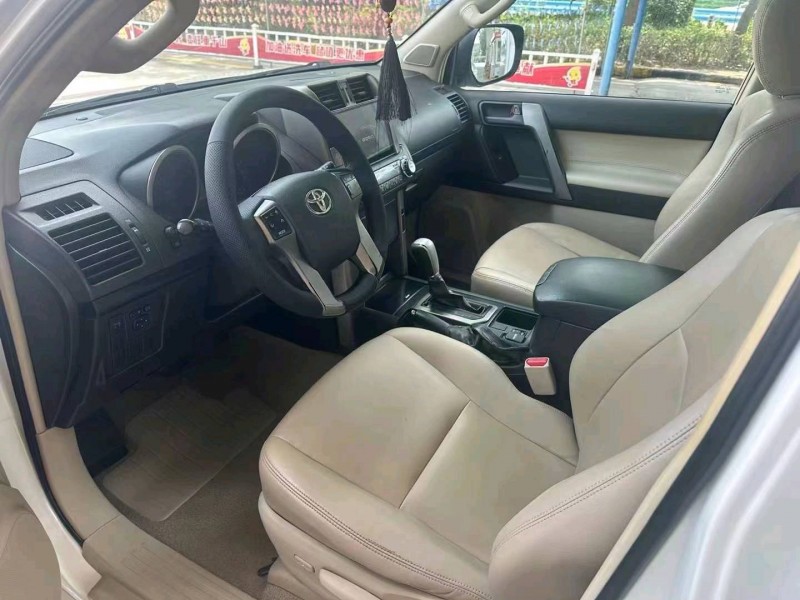 郑州10年丰田普拉多4