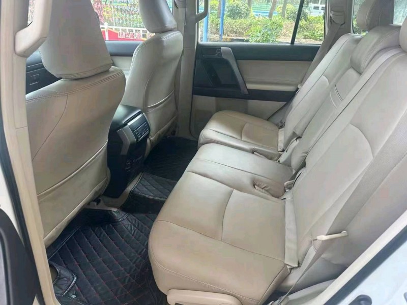 郑州10年丰田普拉多5