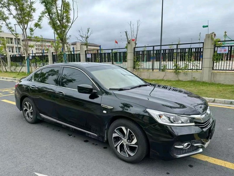 苏州17年本田雅阁2