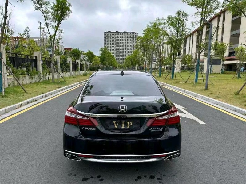 苏州17年本田雅阁3