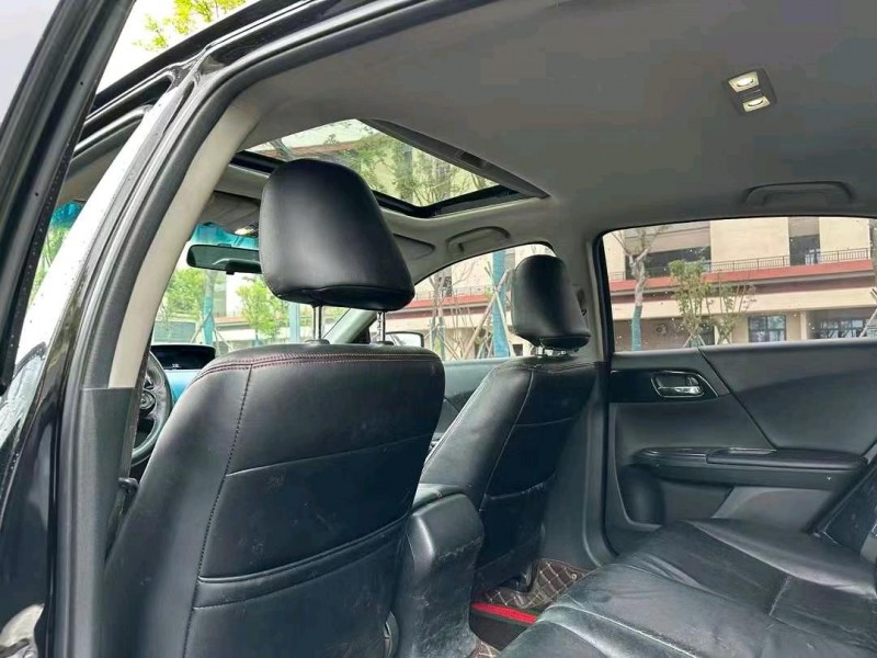 苏州17年本田雅阁4