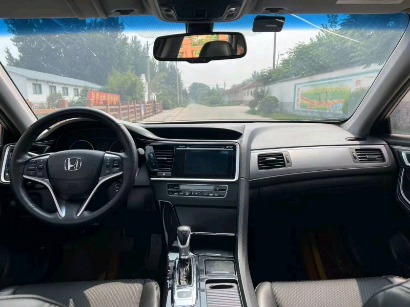 烟台16年本田思铂睿8