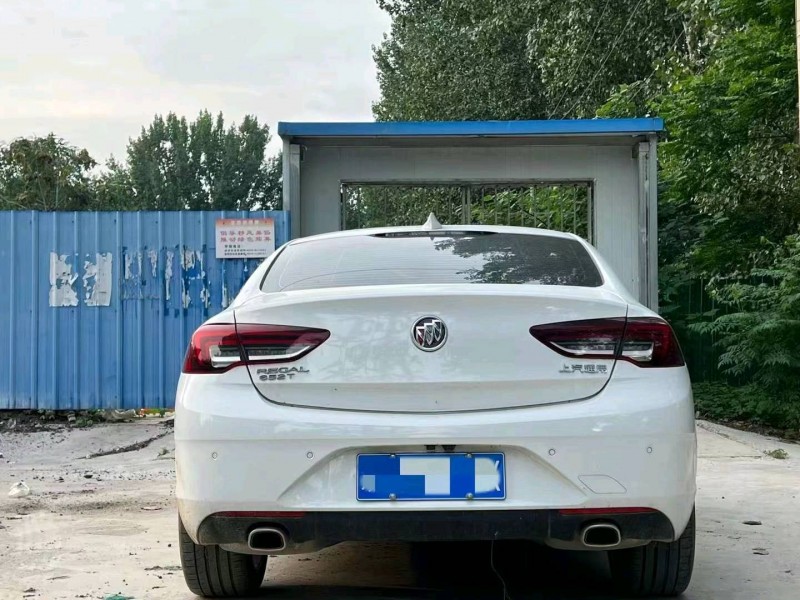 烟台22年别克君威8